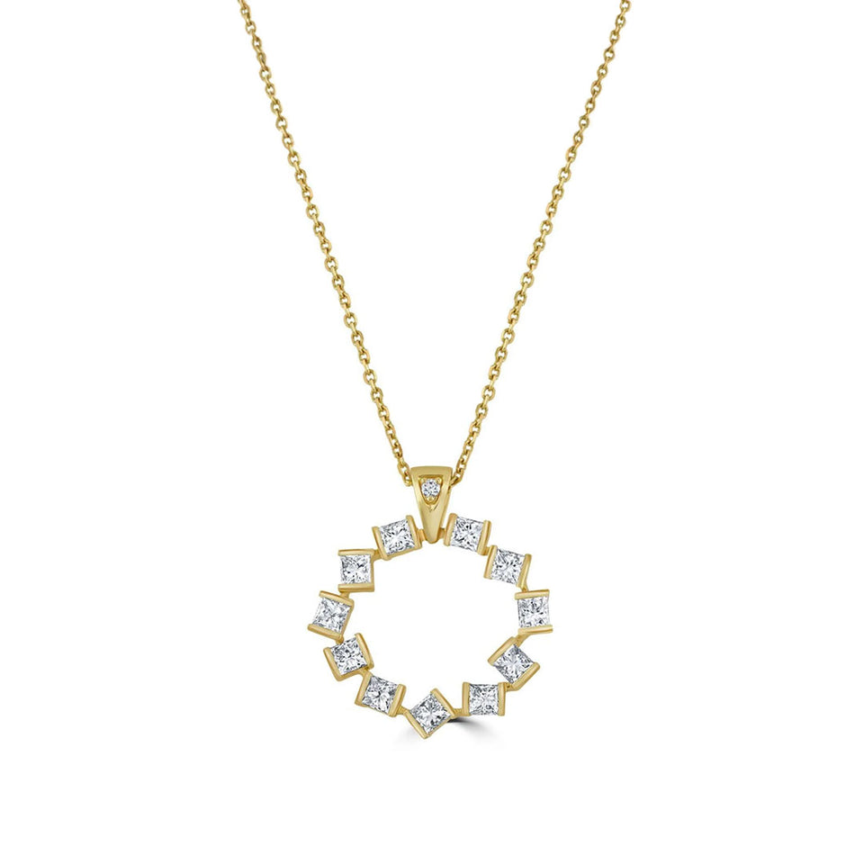 Hopscotch 18ct Yellow Gold Large Diamond Circle Pendant