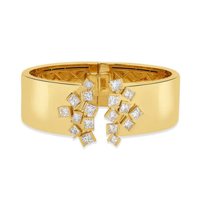 Hopscotch Cascade Yellow Gold Princess Cut Diamond Open Bangle