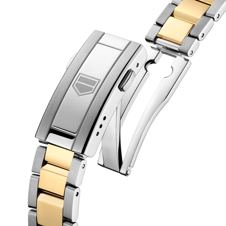 Shop TAG Heuer Aquaracer Watches at David M Robinson