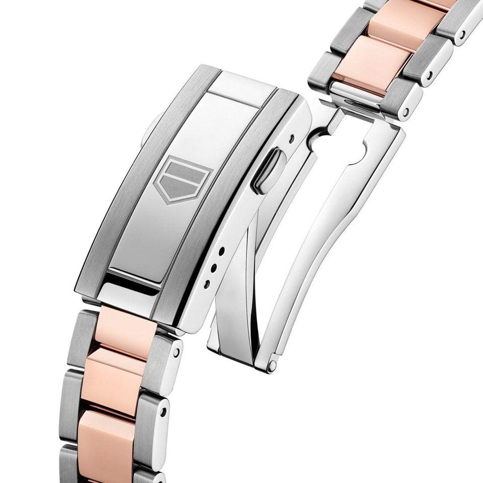 Shop TAG Heuer Aquaracer Watches at David M Robinson