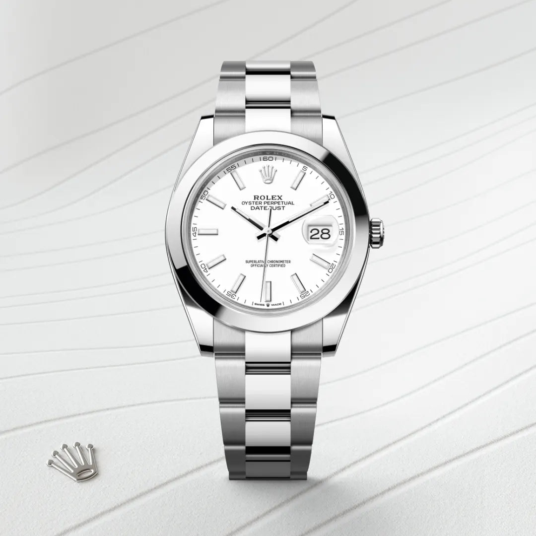Rolex Datejust 41 in Oystersteel with a White dial, Smooth bezel, Oyster, three-piece solid links bracelet