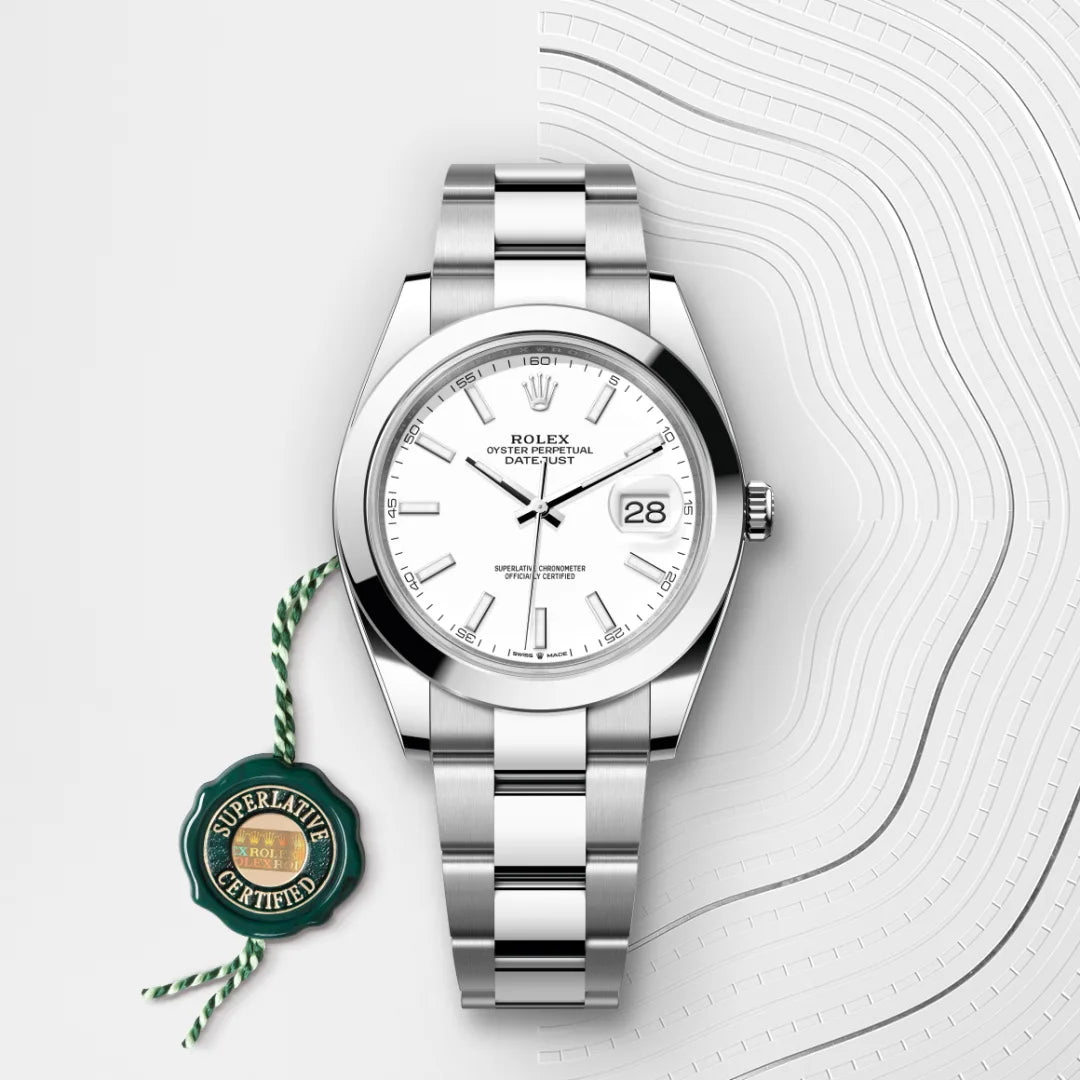 Rolex Datejust 41 in Oystersteel with a White dial, Smooth bezel, Oyster, three-piece solid links bracelet