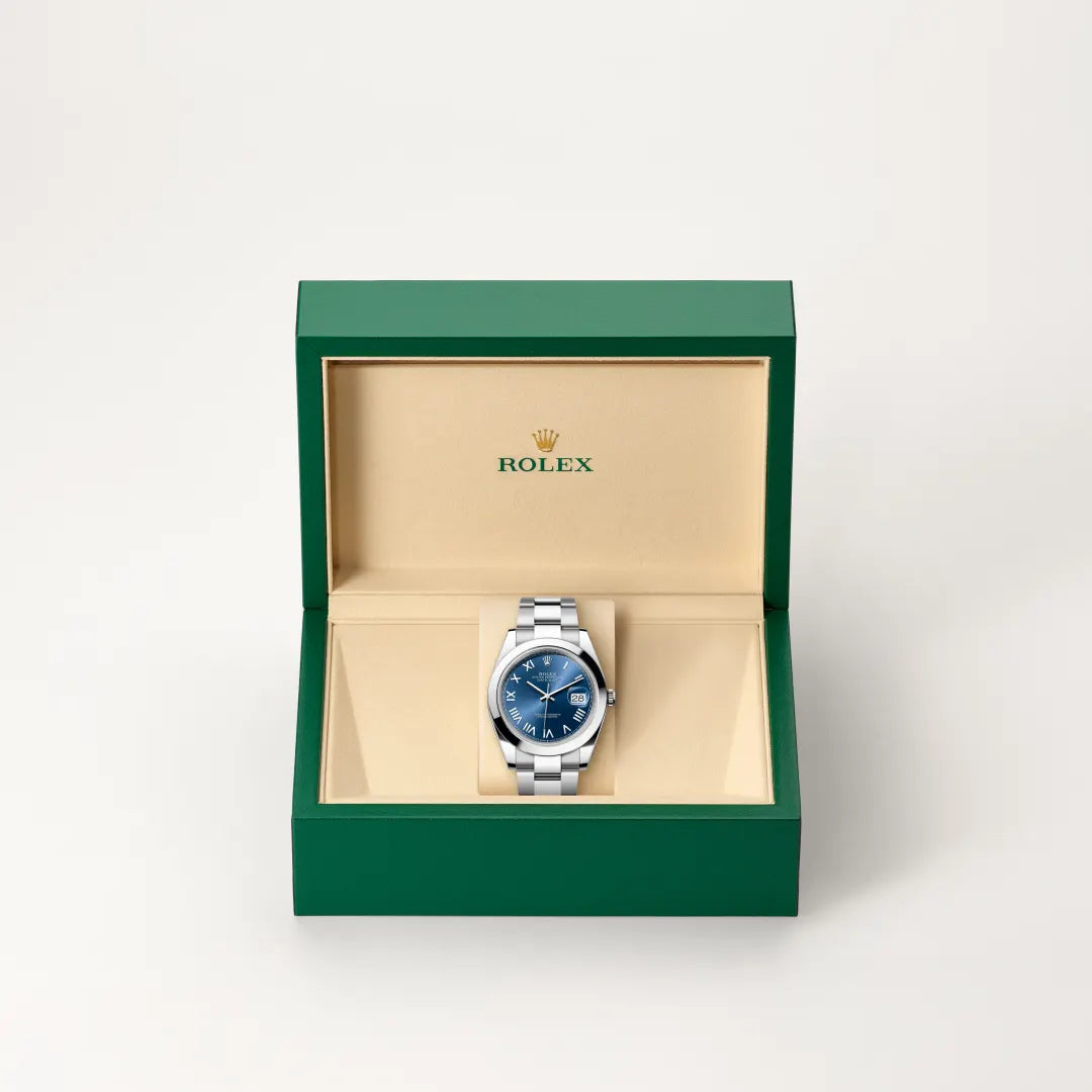 Rolex Datejust 41 in Oystersteel with a Bright blue dial, Smooth bezel, Oyster, three-piece solid links bracelet
