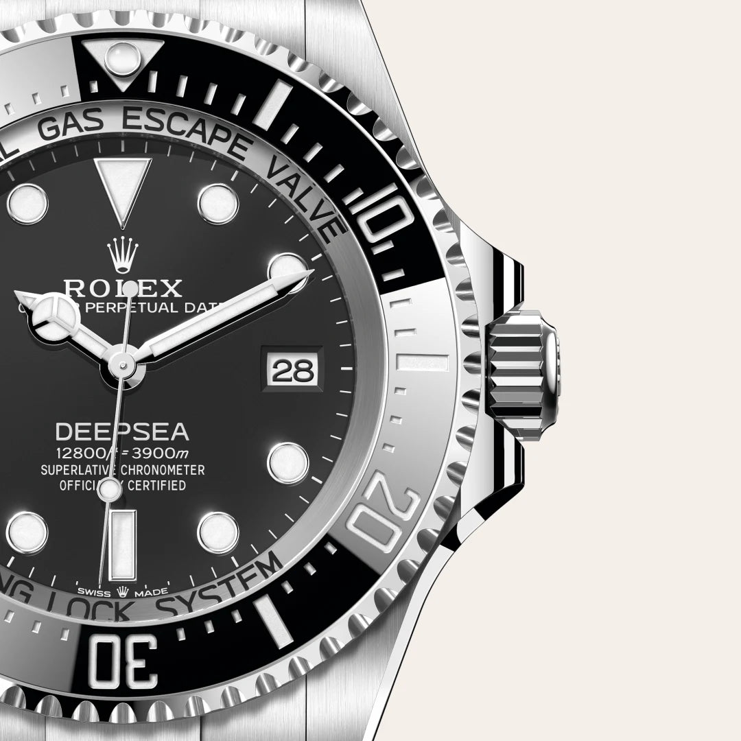 Rolex Rolex Deepsea in Oystersteel with a Intense black dial, Unidirectional rotatable 60-minute graduated, scratch-resistant Cerachrom insert in black ceramic, numerals and graduations coated in platinum bezel, Oyster, three-piece solid links bracelet