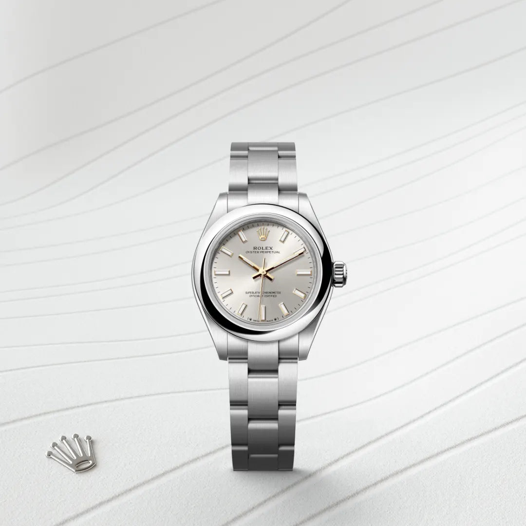 Rolex Oyster Perpetual 28 in Oystersteel with a Silver dial, Domed bezel, Oyster, three-piece solid links bracelet