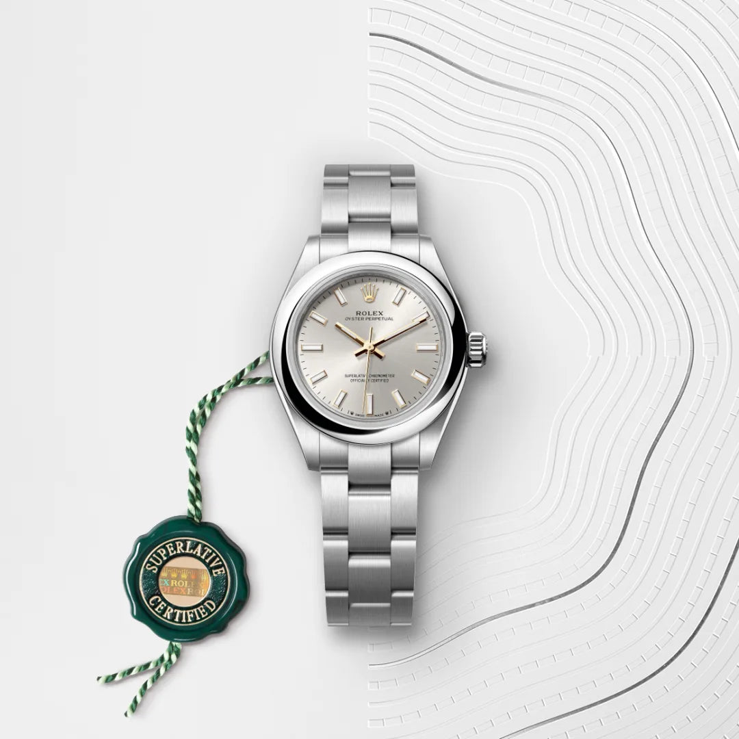 Rolex Oyster Perpetual 28 in Oystersteel with a Silver dial, Domed bezel, Oyster, three-piece solid links bracelet