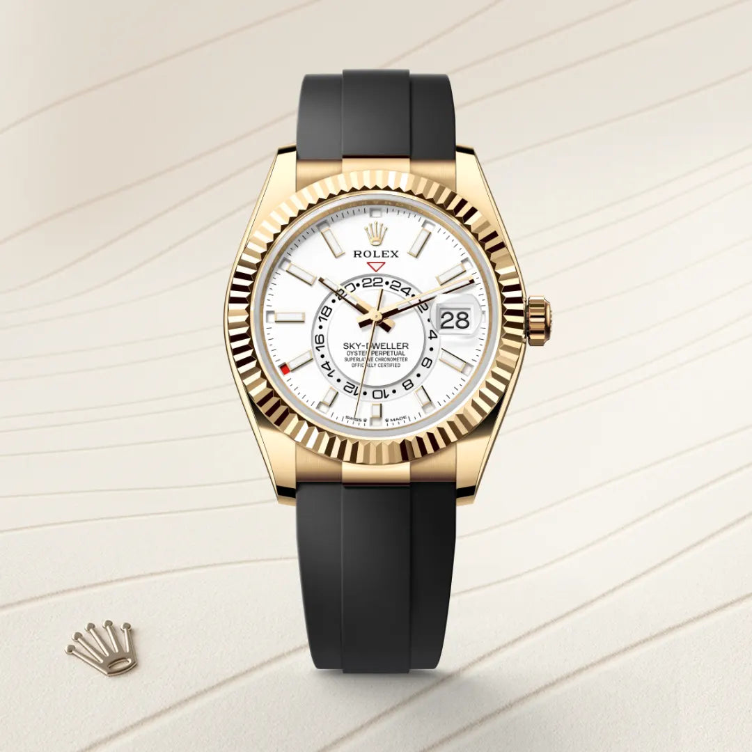 Rolex Sky-Dweller in 18 ct yellow gold with a Intense white dial, Fluted, bidirectional rotatable Rolex Ring Command bezel, Oysterflex bracelet