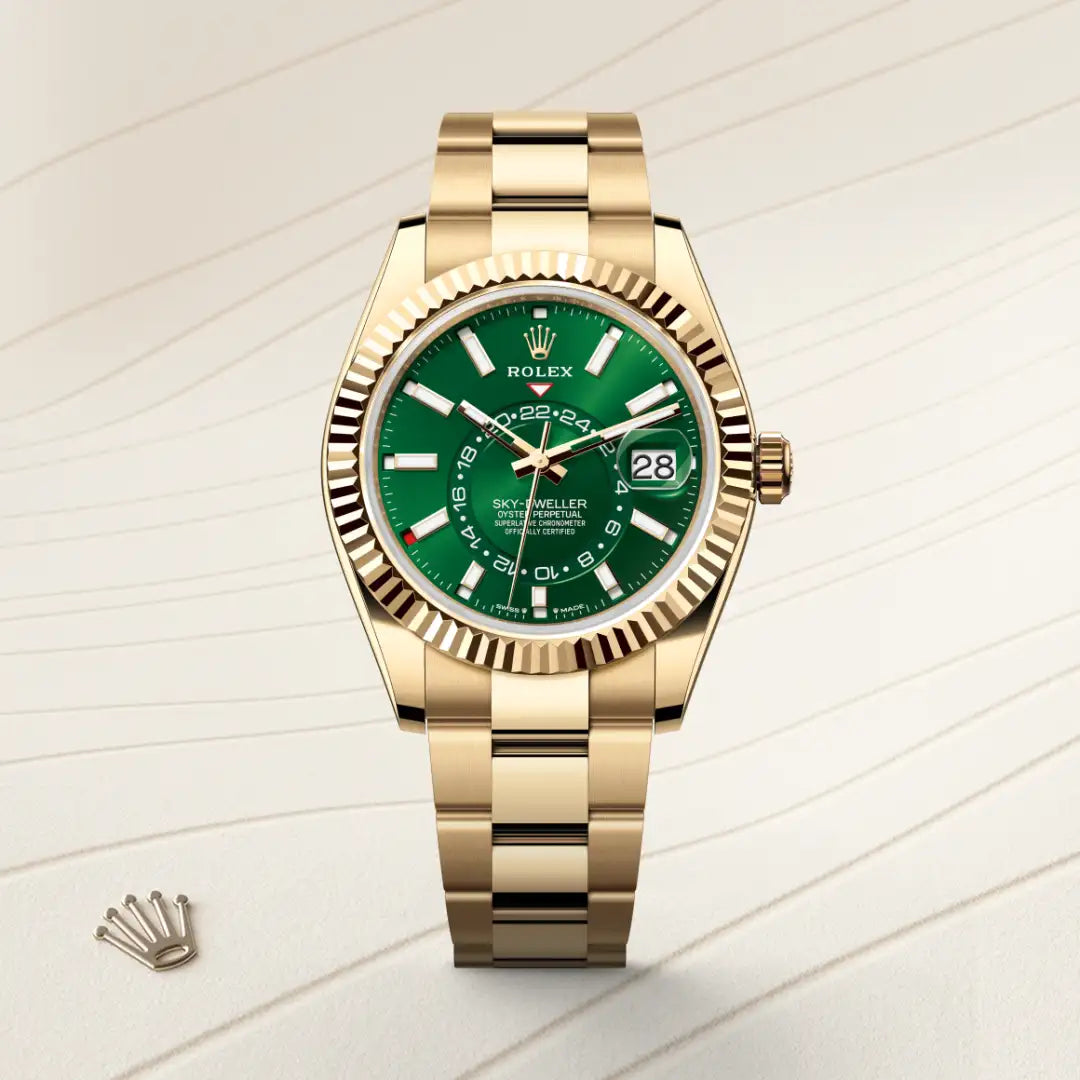 Rolex Sky-Dweller in 18 ct yellow gold with a Bright green dial, Fluted, bidirectional rotatable Rolex Ring Command bezel, Oyster, three-piece solid links bracelet