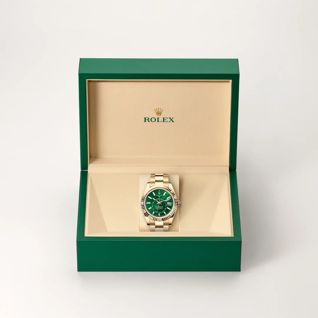 Rolex Sky-Dweller in 18 ct yellow gold with a Bright green dial, Fluted, bidirectional rotatable Rolex Ring Command bezel, Oyster, three-piece solid links bracelet